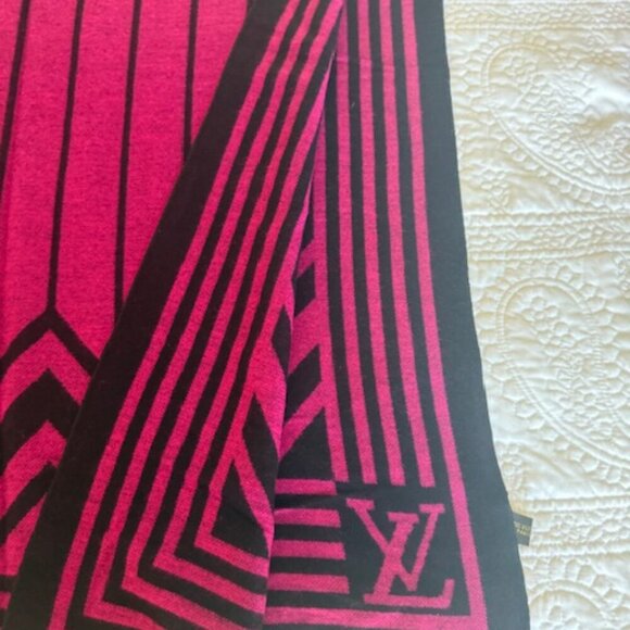louis vuitton scarf 65 cashmere 35 silk - Picture 2 of 8